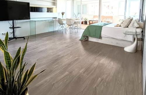 Spacious Studio by the University - Photo 14