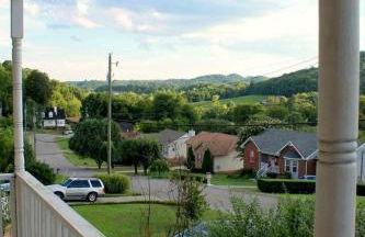 20 mins to Nashville, fenced yard included - Photo 4