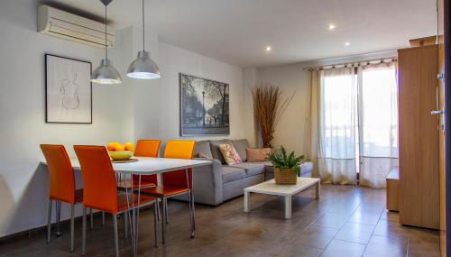 Apartamento a 50 metros de la playa, Luminoso y acogedor - Photo 2