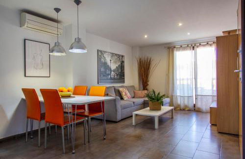 Apartamento a 50 metros de la playa, Luminoso y acogedor - Photo 2