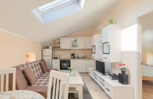 Beeindruckendes Apartment mit Panoramablick, Pool, Privatparkplatz, Grill - Photo 9