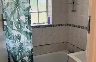 Cosy 5 Bed Apartment in Highgate - Photo 3