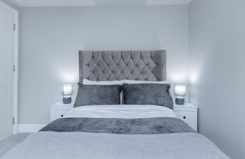 New, modern 4 bed, 3 bath house ,free parking - Foto 17