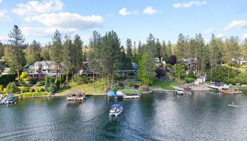 Luxe Lake Home Reflect Recharge and Reconnect - Foto 2