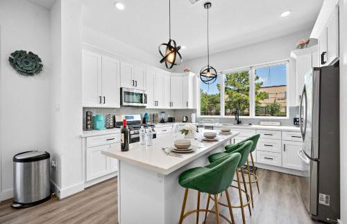 Cozy Home Near MedCenter, Uptown, & Downtown - Foto 4