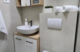 Matea Apartments Milna - Photo 64