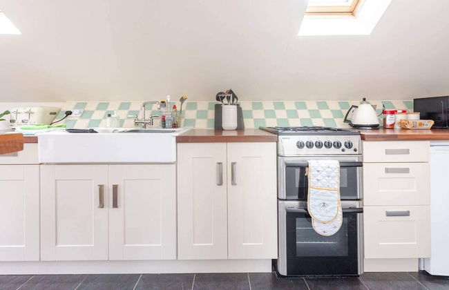 Cosy Village Apartment in Nottingham With Parking - Foto 4