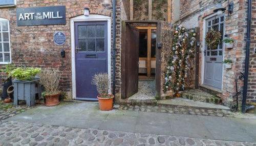 2 Castlegate - Photo 1