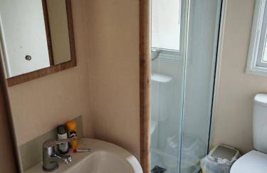 Flamingo Land Cedar Wood 118 - Photo 12