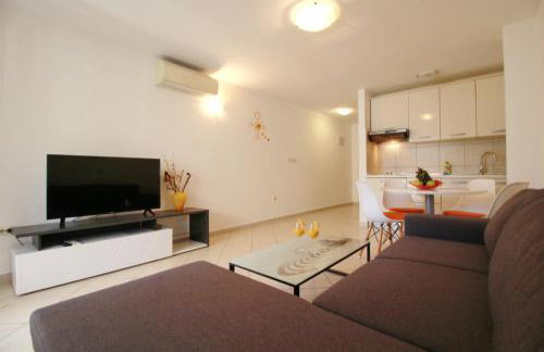 Villa Pino with Pool, Sauna & Jacuzzi - Foto 62