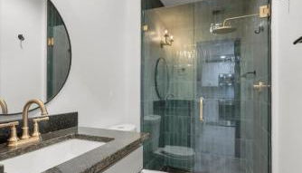 Park Hotel Studio Suite 203 - Photo 5, Shower