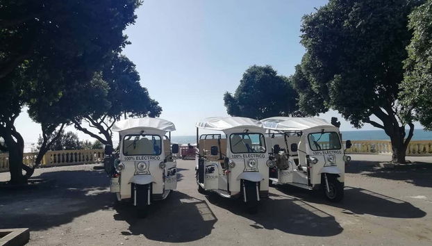 Tour en tuk tuk por Oporto al completo - Foto 2