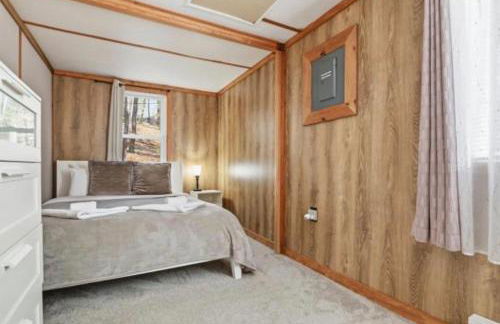 Pocono cabin with hot tub and private pool at Shawnee Mtn - Foto 21