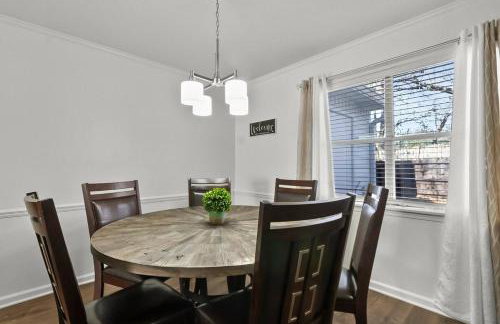 Day Dreamer minutes to Stadium with Fire pit and Parking - Foto 14