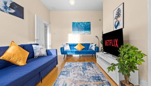 3 Bedrooms Elegant Homely House, Sleeps 6 Comfortably with 4 Double Beds, Newcastle, Free Street Parking, Business Travellers, Contractors, & Holiday Goers, Near all Major Transport Links in Newcastle & City Centre - Foto 3