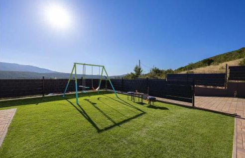 Amazing Home In Dicmo With Kitchen - Photo 21