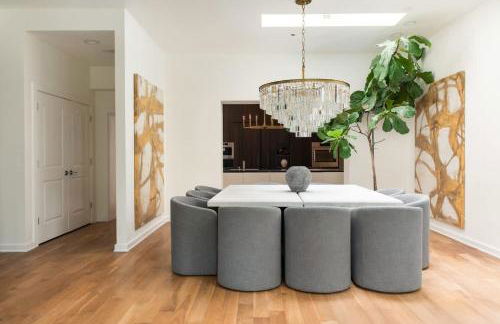 Luxury Gold Coast Penthouse with Deck & Views - Photo 6