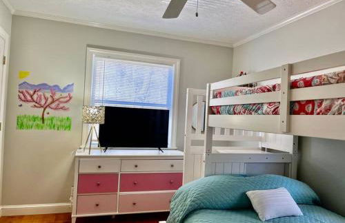 Harmony House - cozy, private mountain home, with firepit and pool table, located 10 minutes from Tryon Equestrian Center, Lake Lure, Local Wineries, and wedding venues - Foto 15