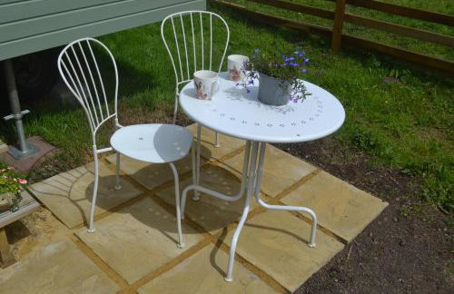Peaceful Shepherd's Hut next to Horse Field - Foto 11