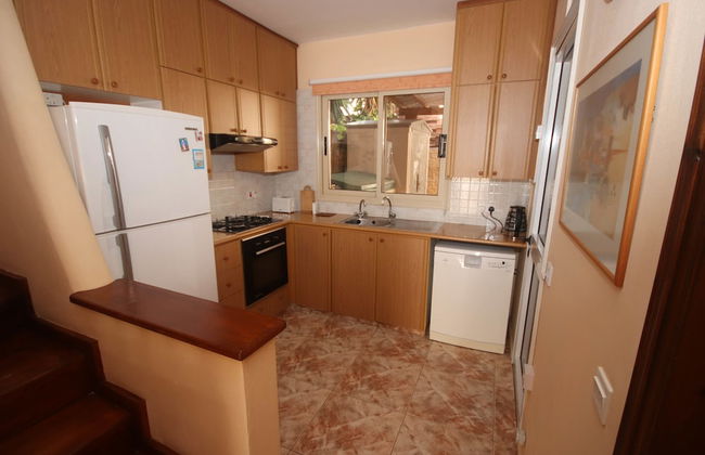 2 Bedroom House near Tombs of the Kings - Photo 11