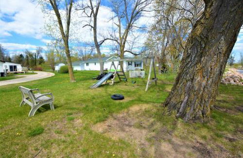 Remodeled, Grill, Outside Seating, Dock, Swimming - Photo 6