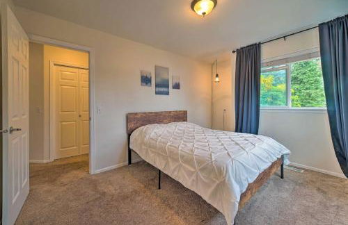 Spacious Lake Stevens Home with Fire Pit, Patio - Foto 18