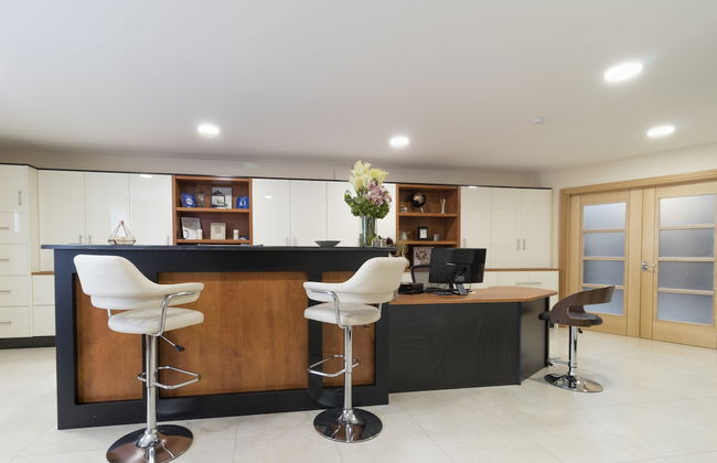 Broc House Suites - Photo 2