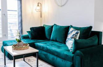 The Booker Retreat - Bright 1BR Top Floor Apt with Free Secure Underground Parking - Foto 5