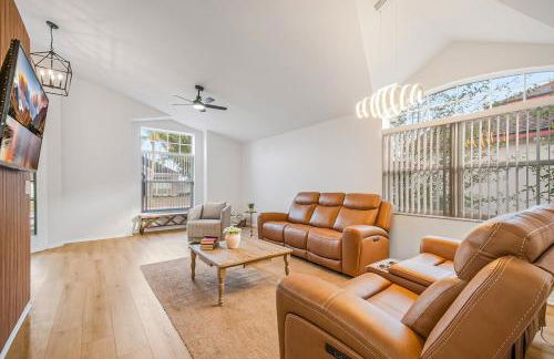 Disney-Close Lakefront Renovated 4BR Pool - Foto 48