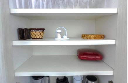 Casa com piscina, churrasqueira e estacionamento - Foto 8