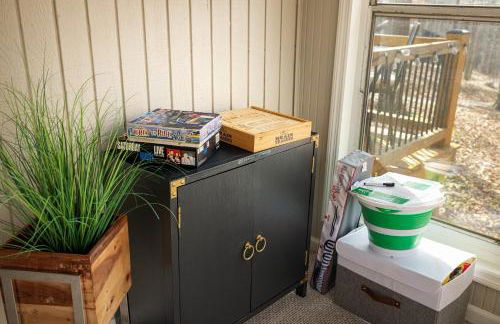 Cabin w hot tub & fire pit - Foto 27