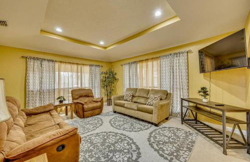 Pool and Game Room Waterfront Harlingen Home - Foto 15