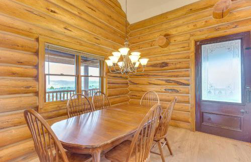 Spacious Rifle Cabin w/ Deck + Mountain Views! - Foto 5
