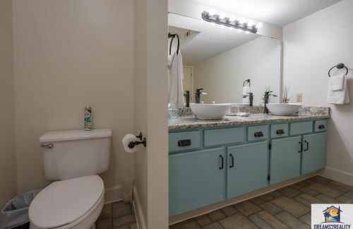 3BR Condo with Lake View - Trout Fishing - Playground - 2 Pools - Stairs Required - FREE TICKETS INCLUDED - PR69-9 - Foto 40