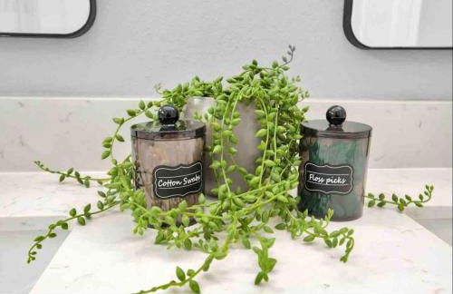 CAMP OUT - Big Backyard - 5mins To Downtown - Foto 38