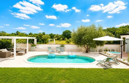 Private 9000qm Estate Villa with Pool and Yacuzzi and Sauna absolute Privacy near Fazana - Foto 26