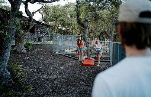 Amazing Texas Hill Country Cabin Rentals for Weekend Getaways near Austin - Foto 21