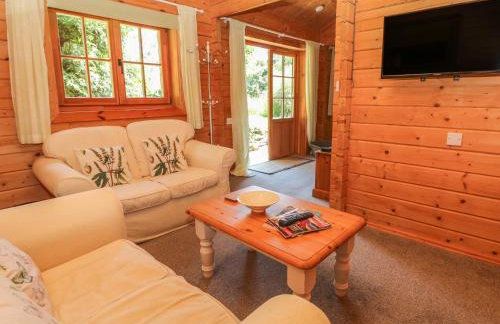 Pond Cabin - Photo 4