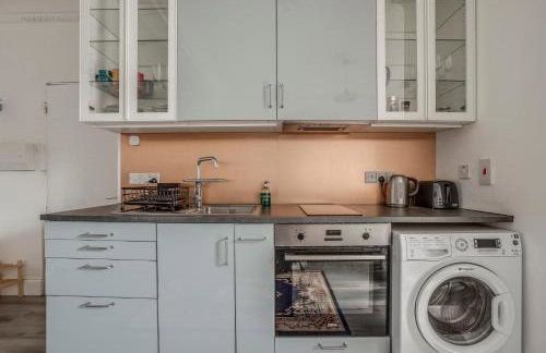 Bright 2-Bed in Wimbledon - 3 min Walk to Tube - Foto 3