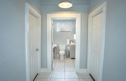 Stunning 2br/1ba Historic Pad Few Steps Downtown - Photo 32