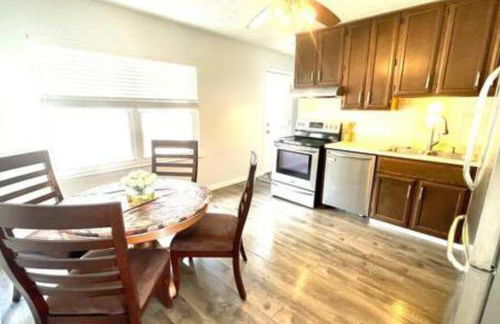 Private Ranch - Entire Home - 3 Bed Room - Hot Tub - King Bed - Fenced Yard - Pets & Kids Welcome - Game Shed - Free WiFi - Foto 11