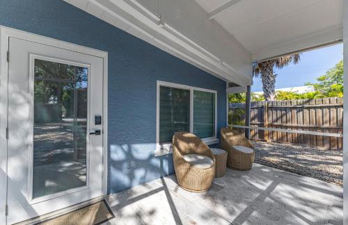 Blue Lagoon Hideaway 3BR Coastal Chic Retreat - Foto 5