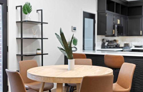 5BD Getaway w Pool Patio Firepit Mins to DT - Photo 9