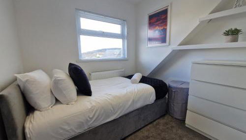 Modern Detached 3 bedroom home with off-road parking & bike store - Foto 3