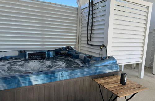 The Suite Spot | The Palm Beach - Photo 1