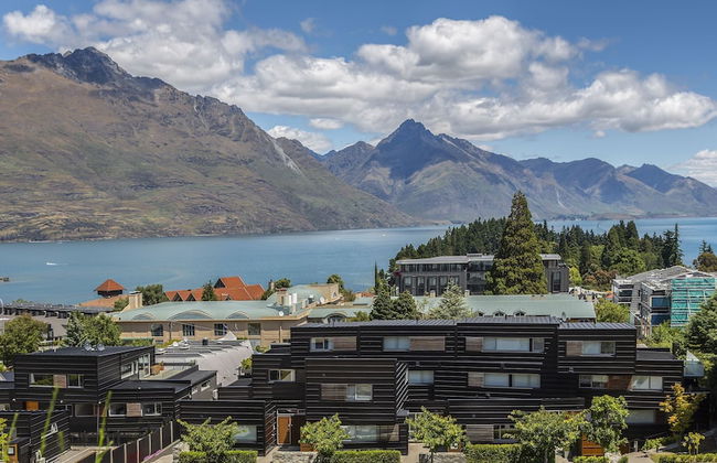 22 Hallenstein Apartments by Staysouth - Photo 58