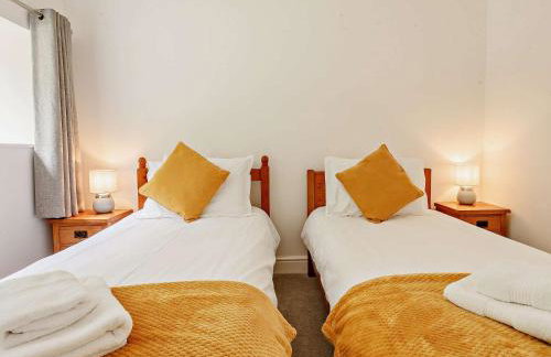 4 Bed in Combe St. Nicholas 83501 - Foto 16