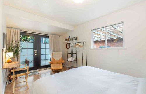 Spacious Retreat with guest house, game room, parking in N Tacoma - Foto 51