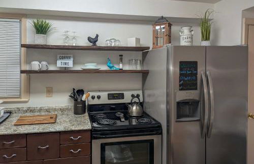 Walk to Restaurants and Shops Apt in Pennsylvania! - Foto 9