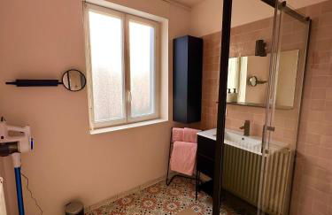 Le 101 appartement dans charmant village parking facile - Foto 6